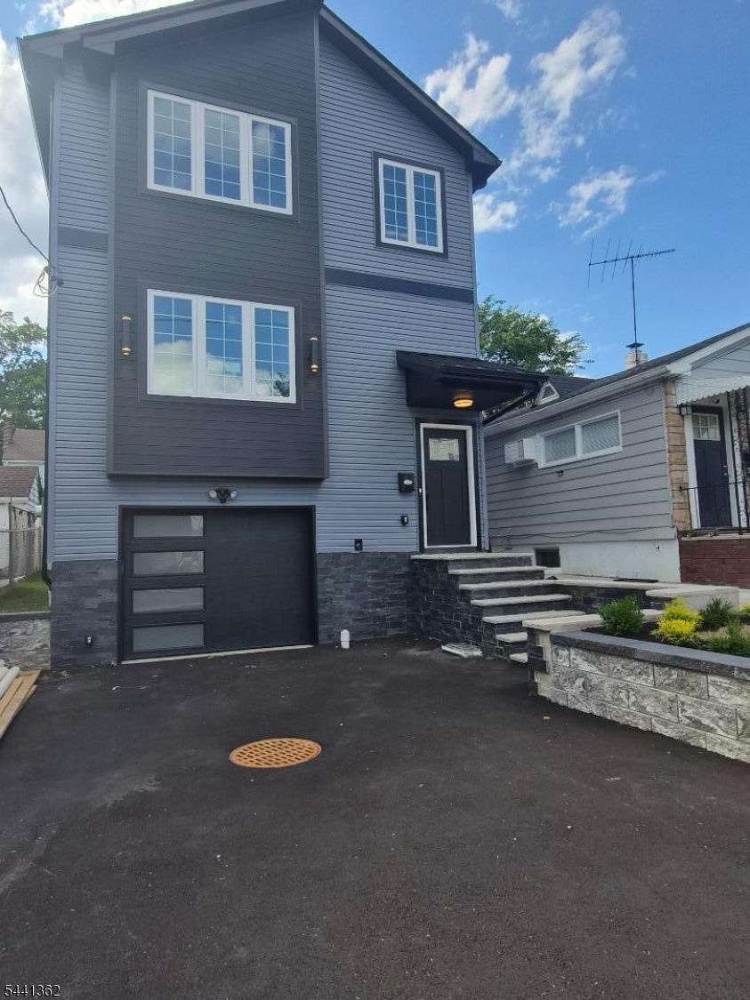 1508 Hiawatha Ave
