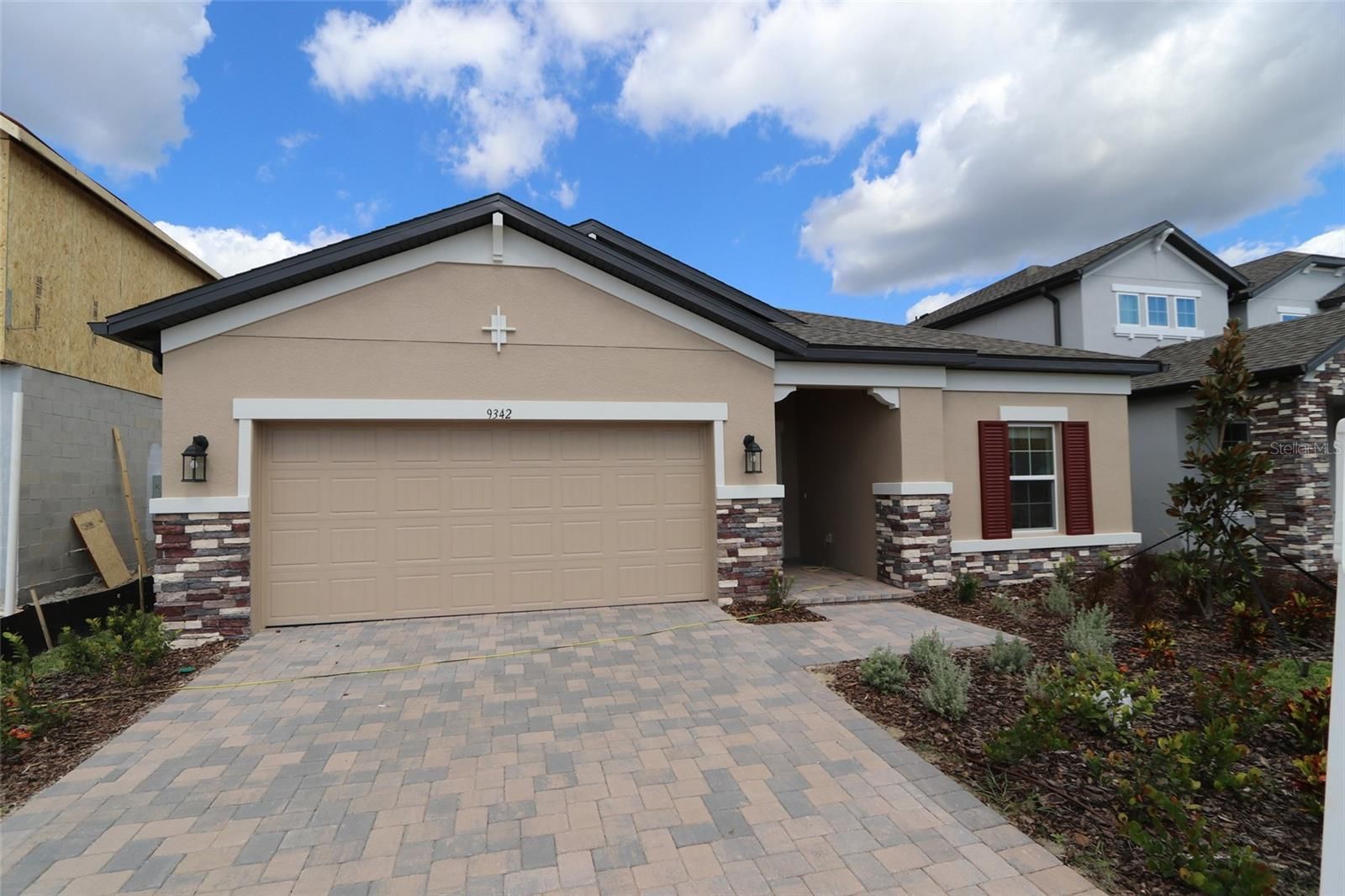 9342 Crescent Ray Drive