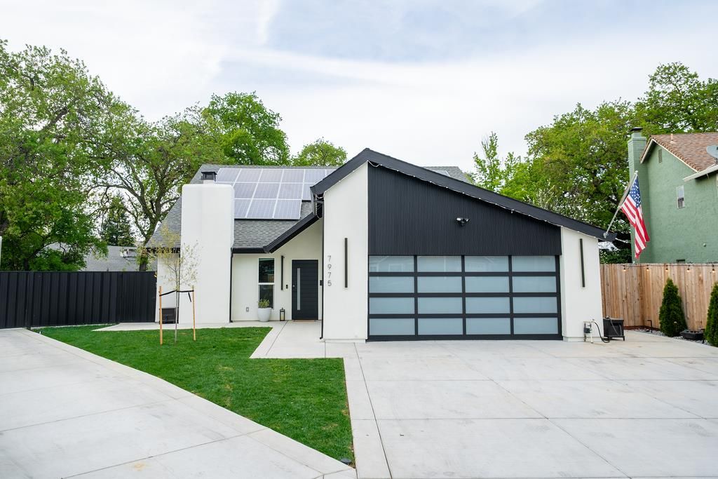 7975 Stone Canyon Circle