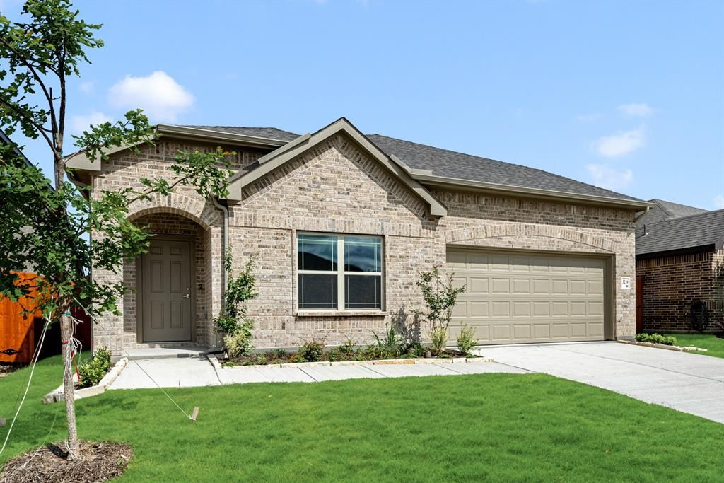 3219 Blossom Trail