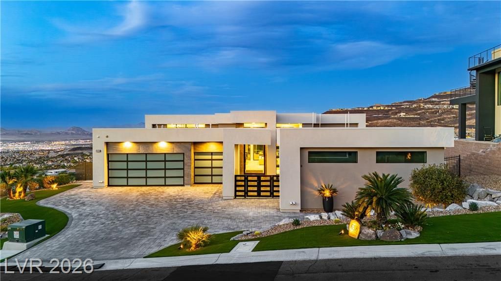658 Dragon Peak Drive