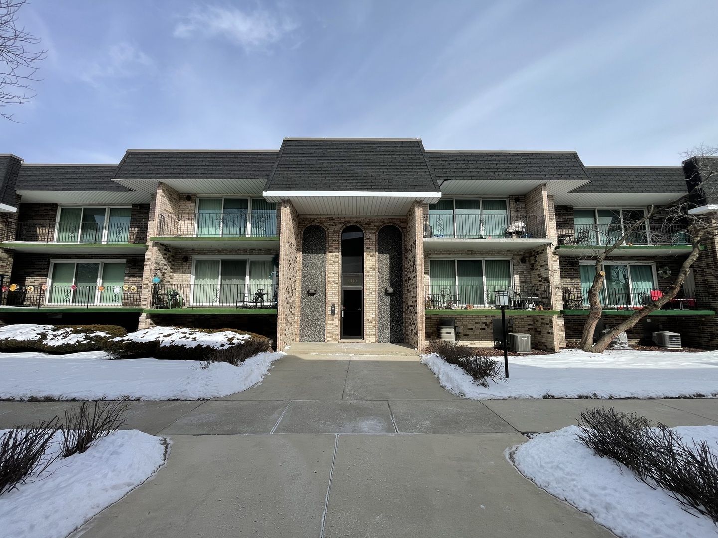 9140 S Pulaski Road 2W