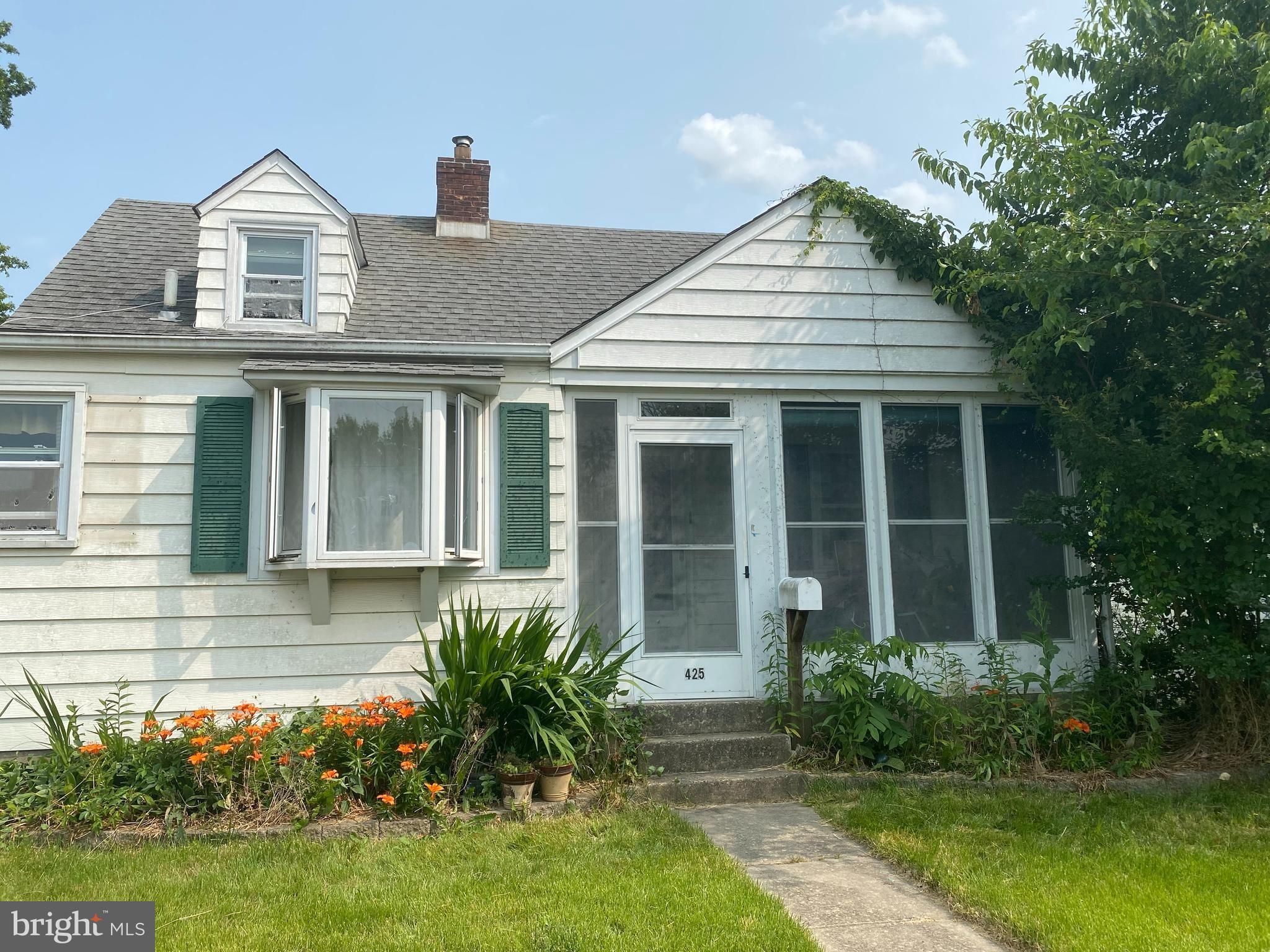 425 Hillcrest Avenue