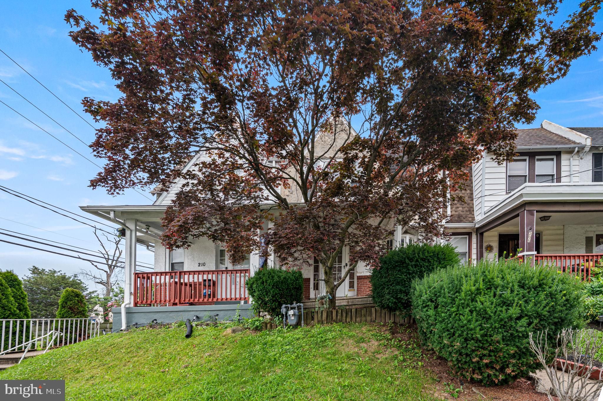 208 E Essex Avenue