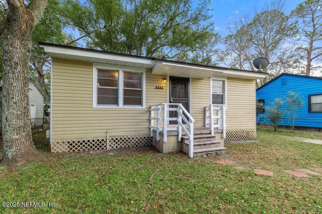 2944 Rhonda Road