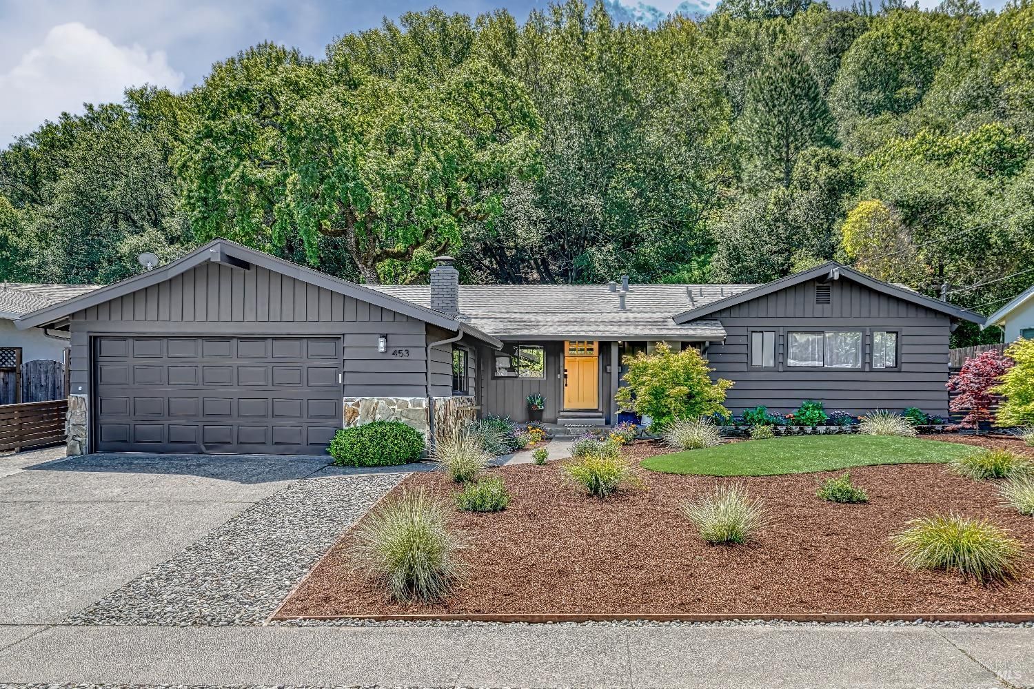 453 Alameda De La Loma