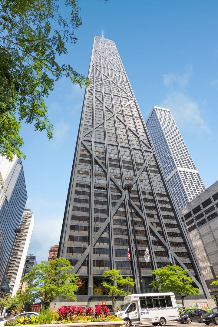 175 E Delaware Place 6810