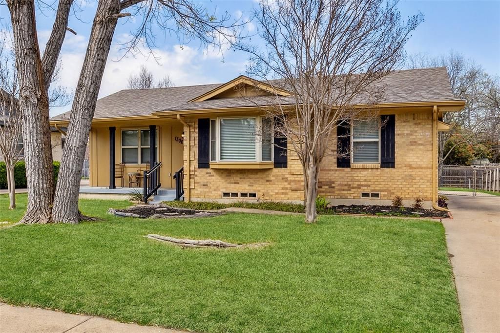 1306 Northlake Drive