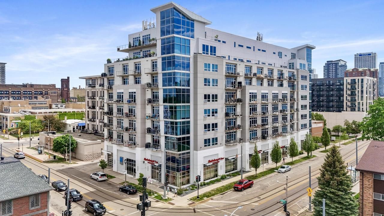 601 E Ogden Avenue 405