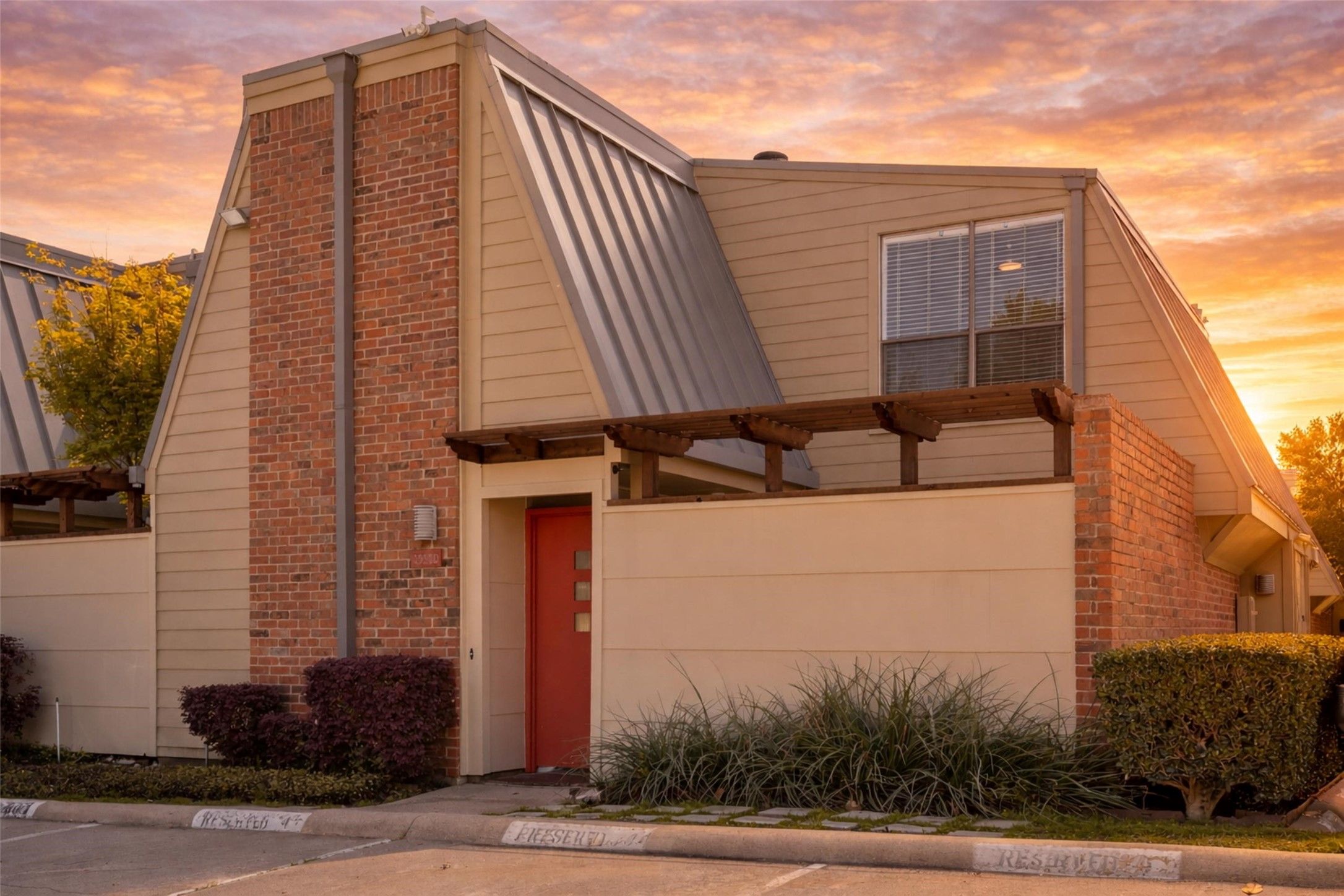 3955 Buena Vista Street D