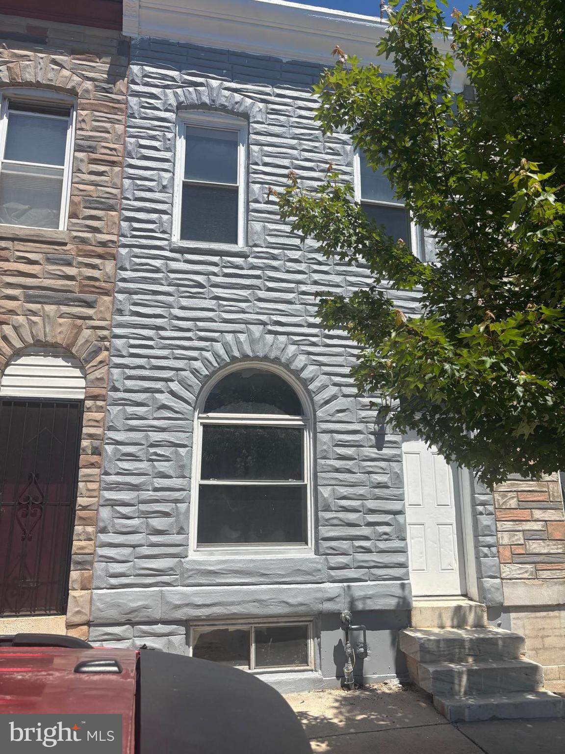 2328 E Madison Street