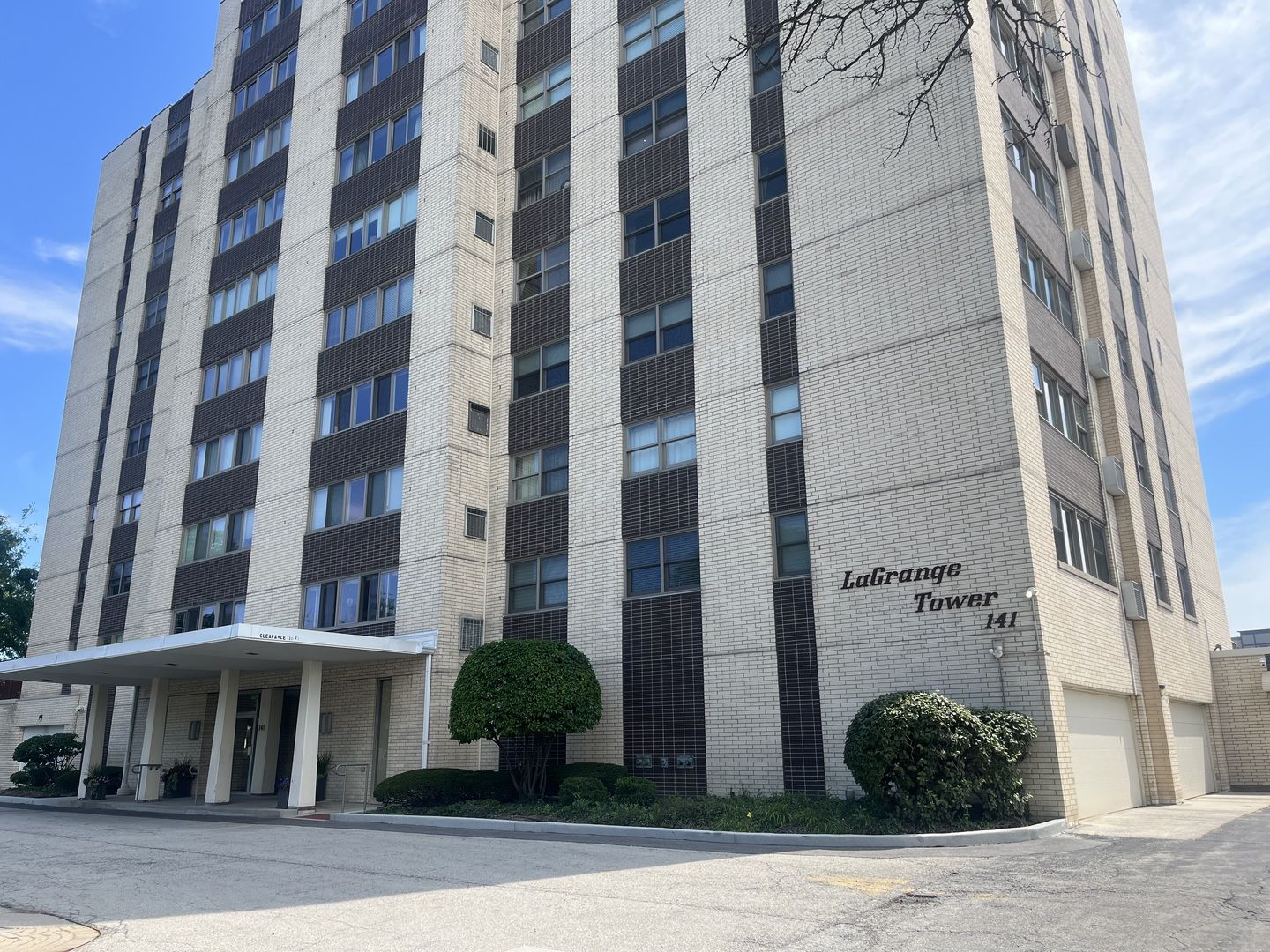 141 N La Grange Road 802