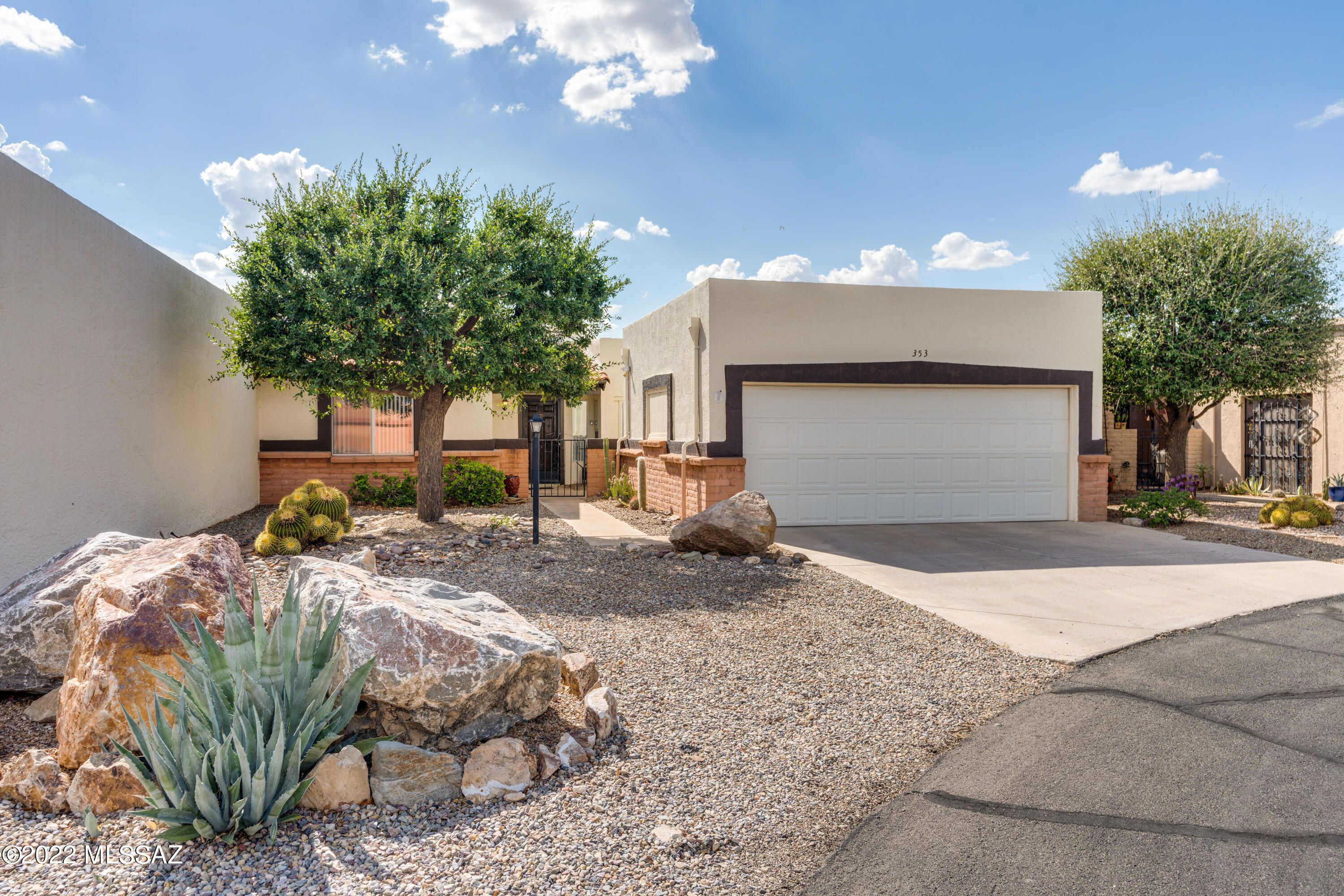 353 E Paseo Azul