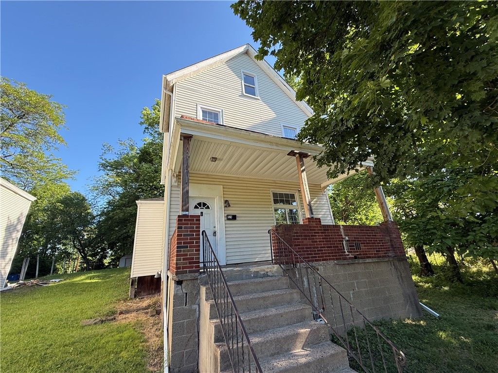 524 W Burgess St
