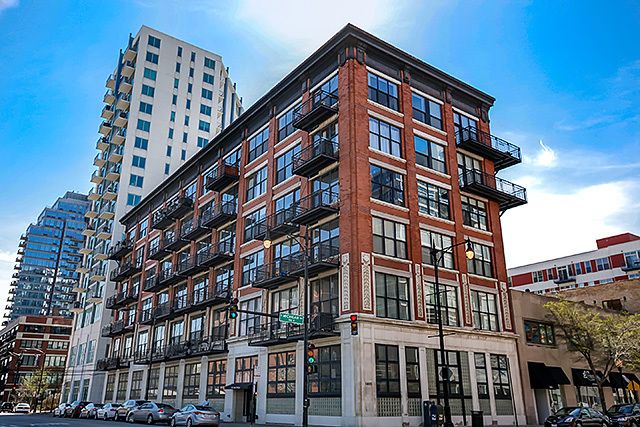 1601 S Michigan Avenue 405