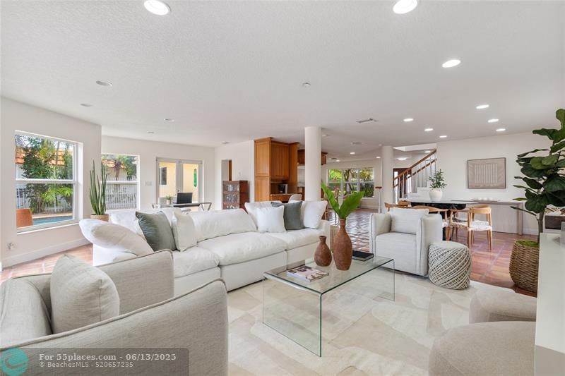 241 Se 11th St