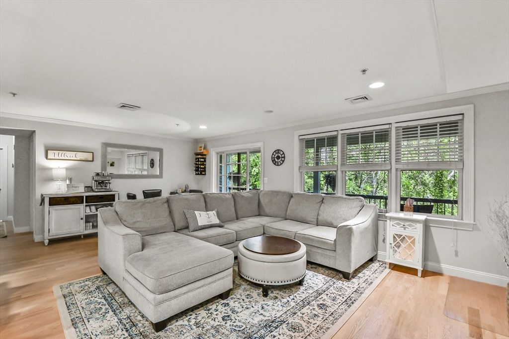 29 Maple Street C