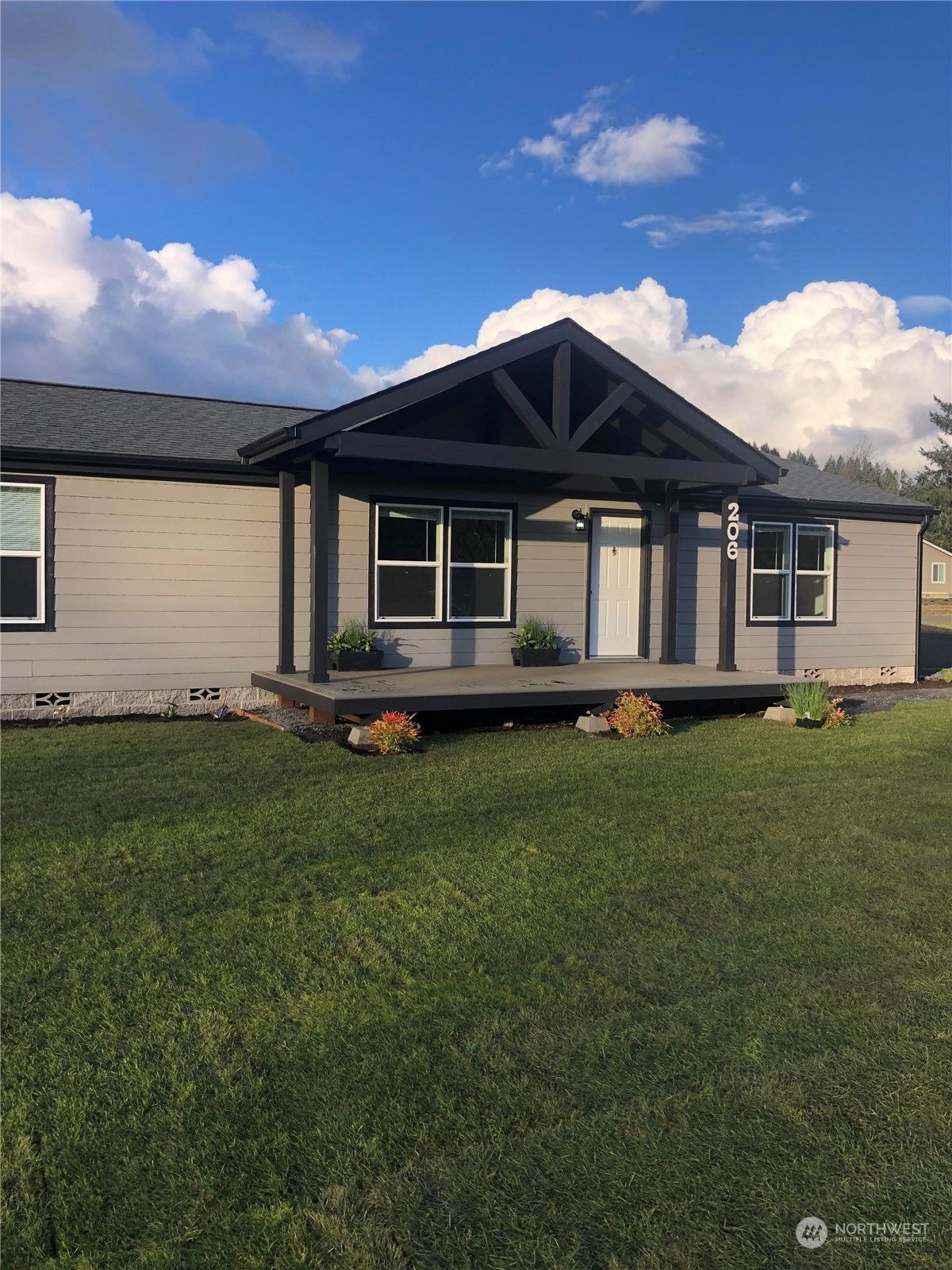 206 Mossyrock Road W