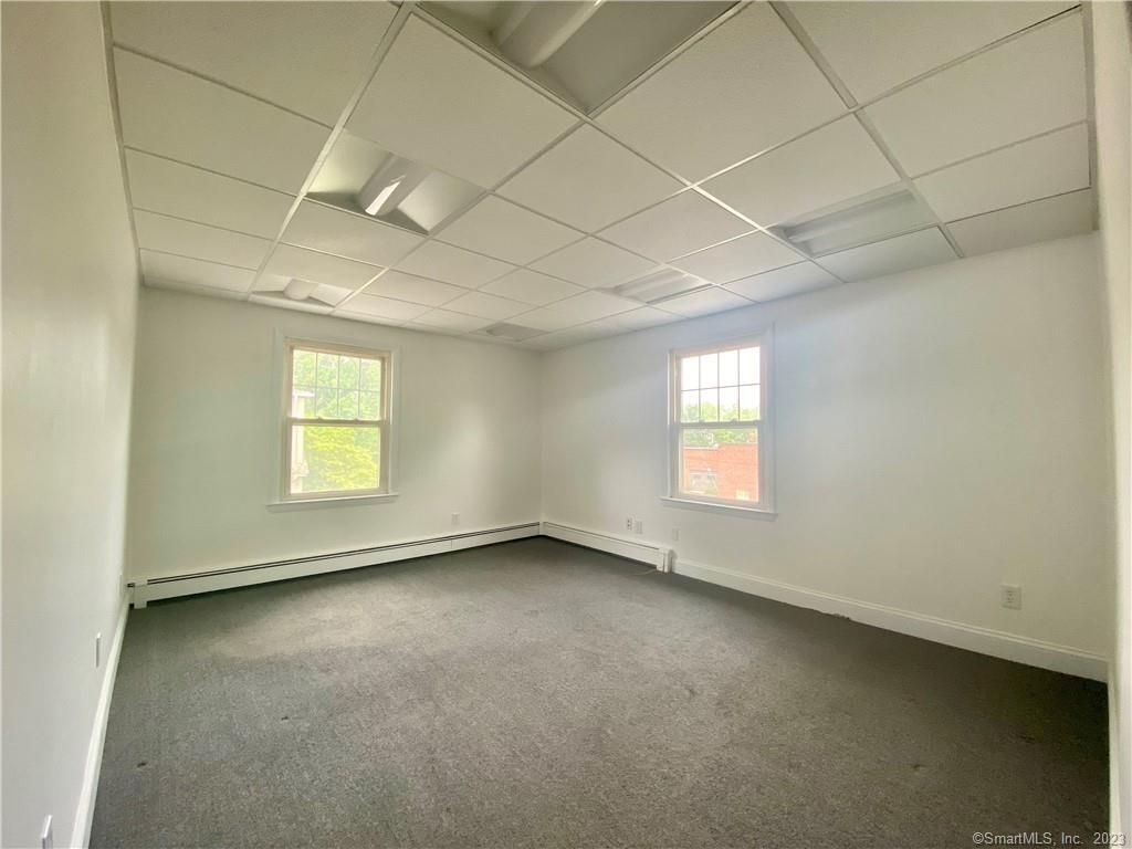 650 Farmington Avenue 1