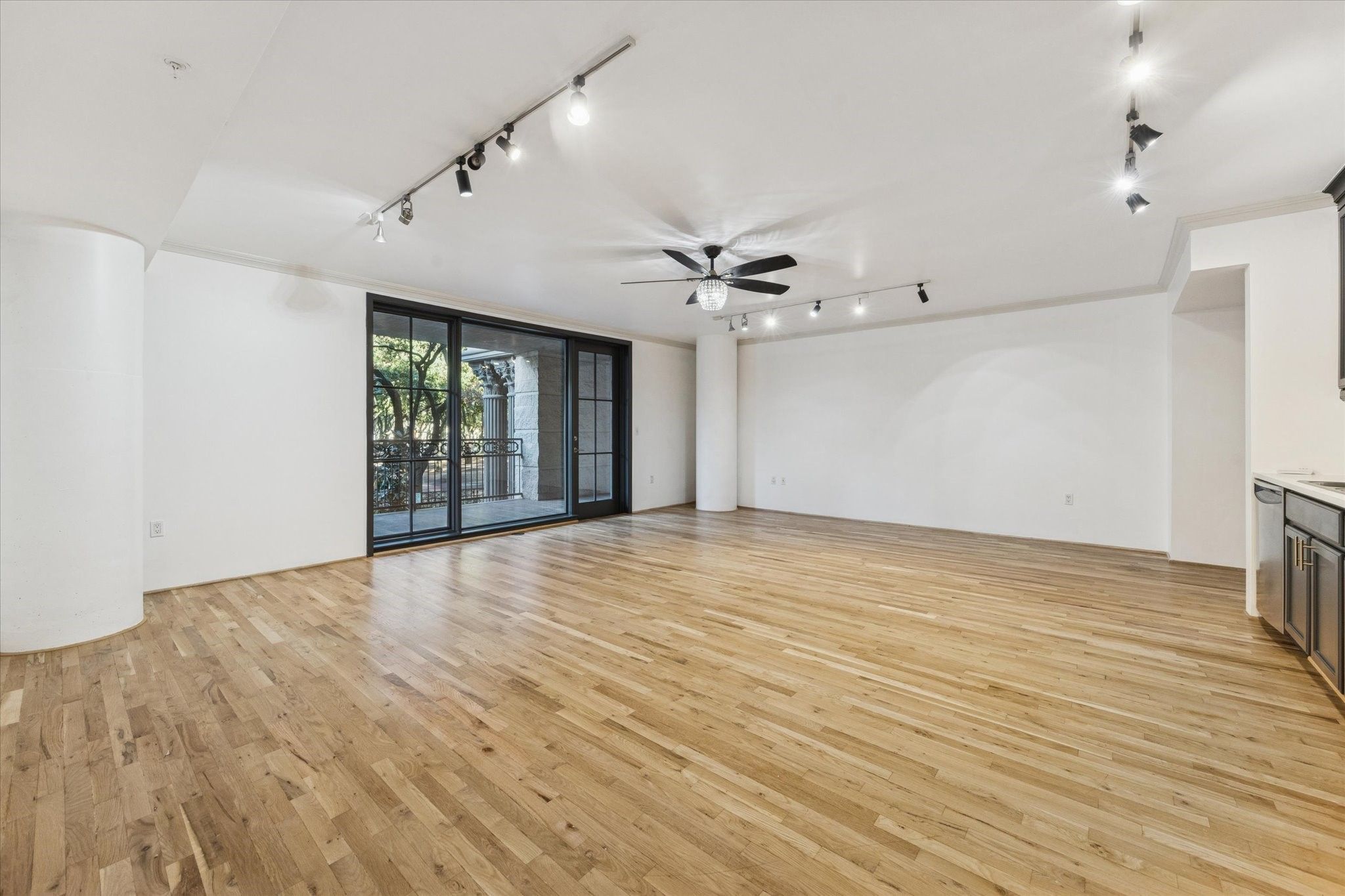 3030 Post Oak Boulevard 203