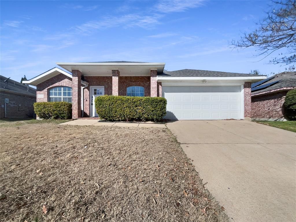 1004 Greenbriar Lane
