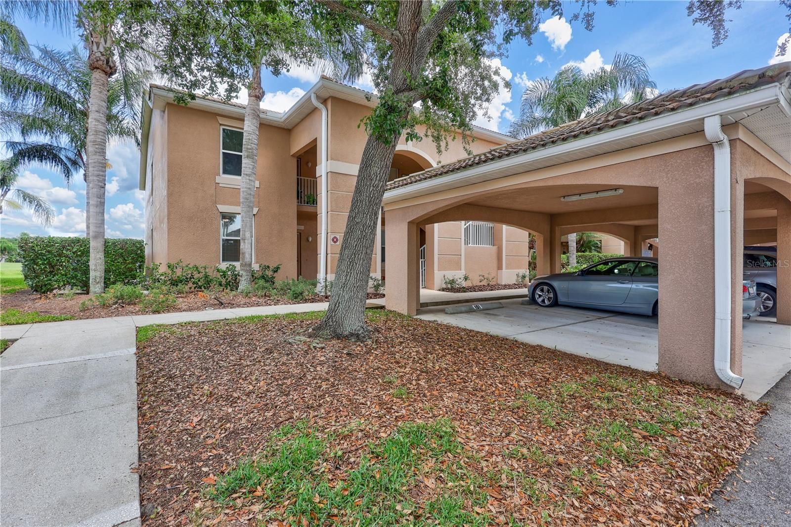 915 Fairwaycove Lane 101