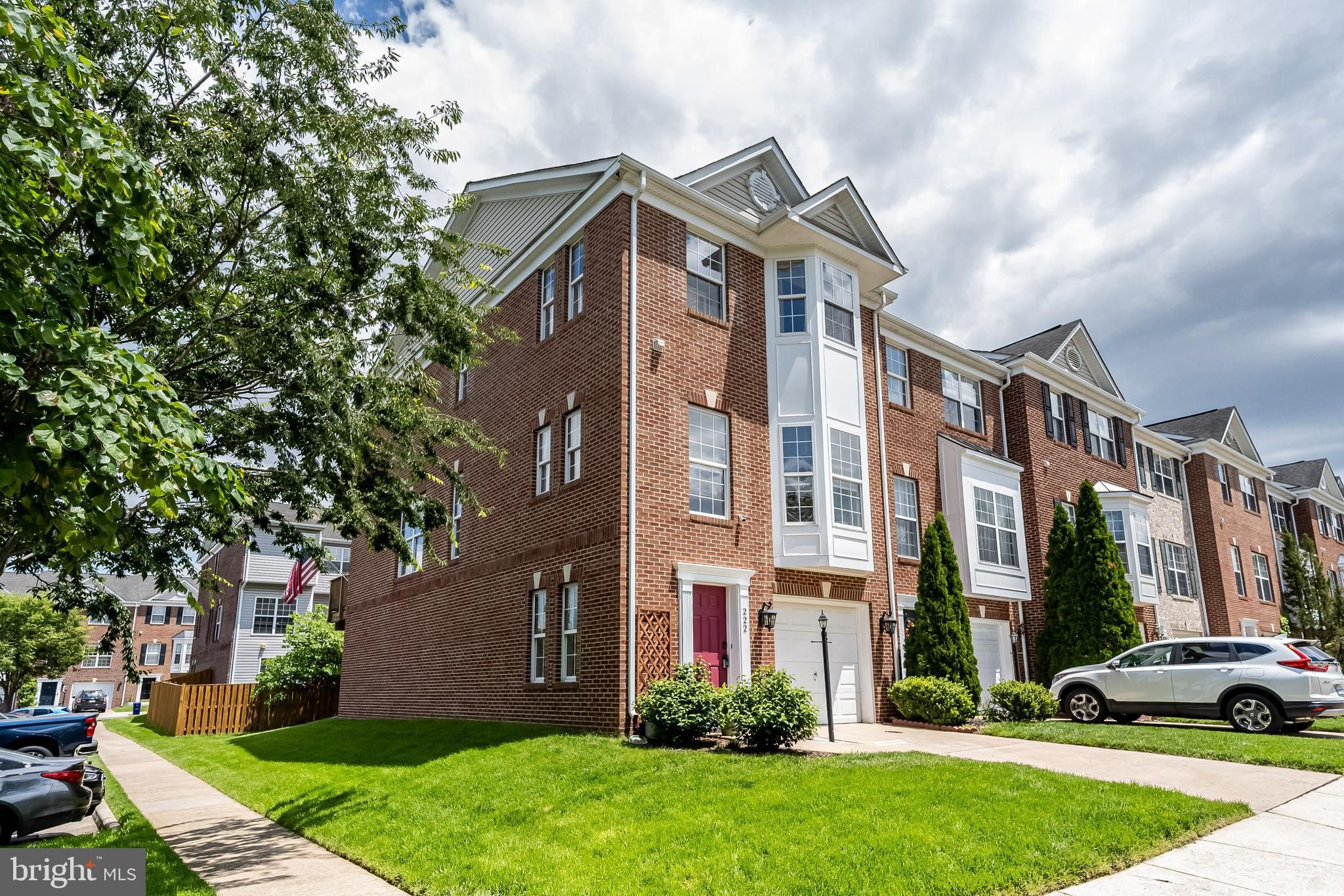 222 Hawks View Square Se
