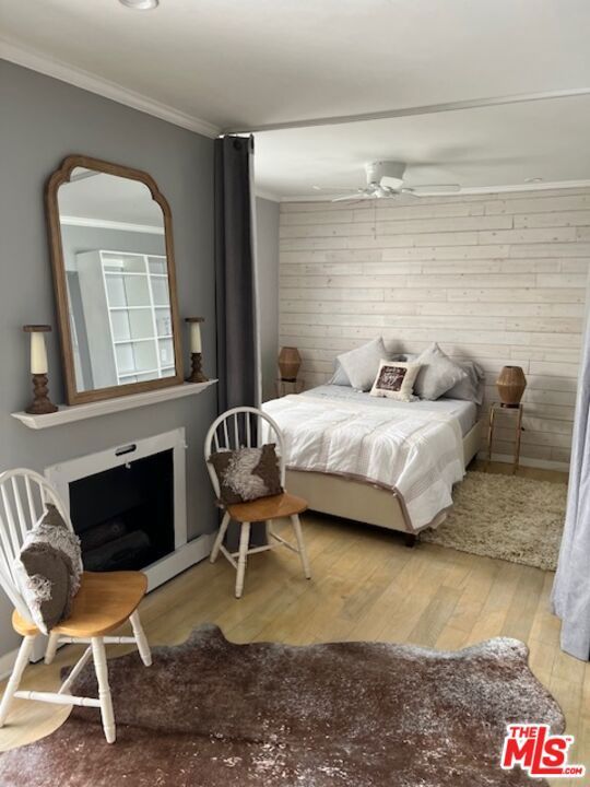 141 S Clark Drive 315