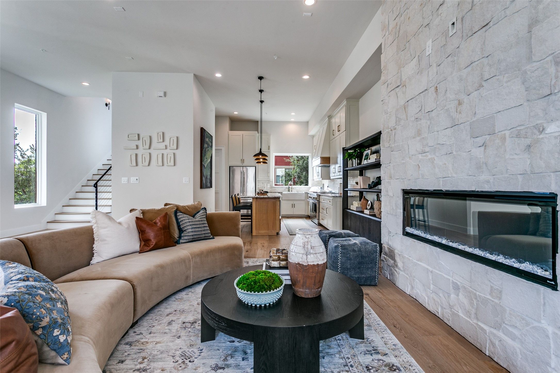 250 E Dallas Road 121