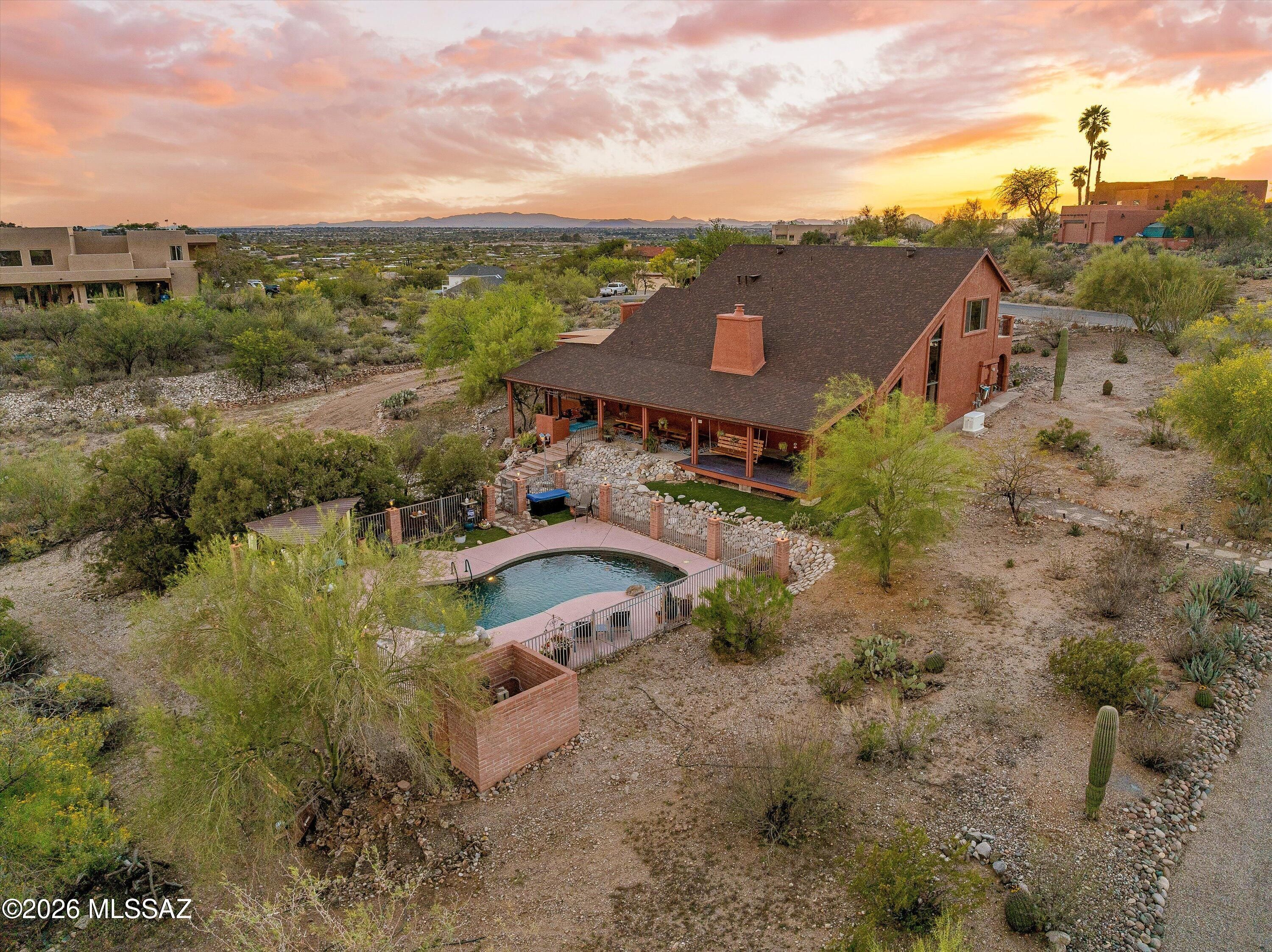 3902 N Calle Entrada