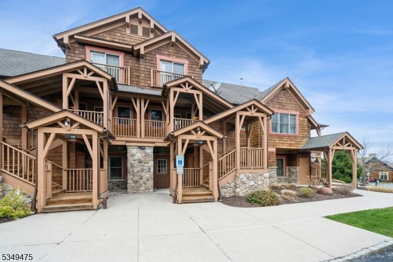 5 Pine Cres Unit 12 12