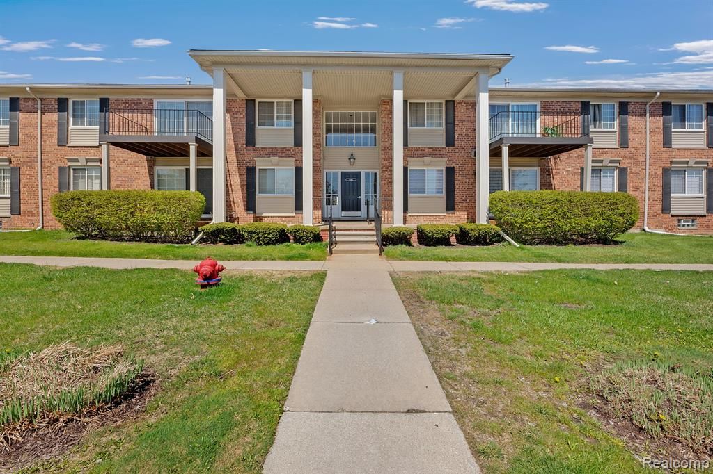 6145 Orchard Lake Road 201