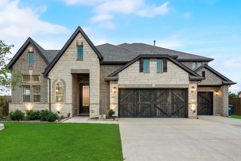 527 Shadow Glen Trail