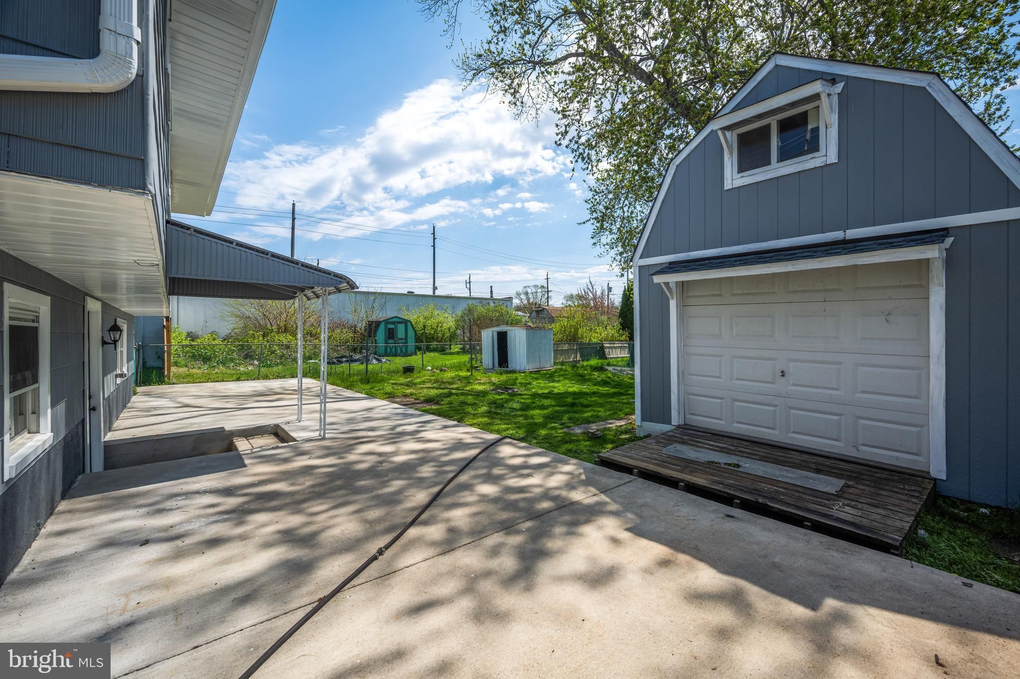 12 4th Avenue