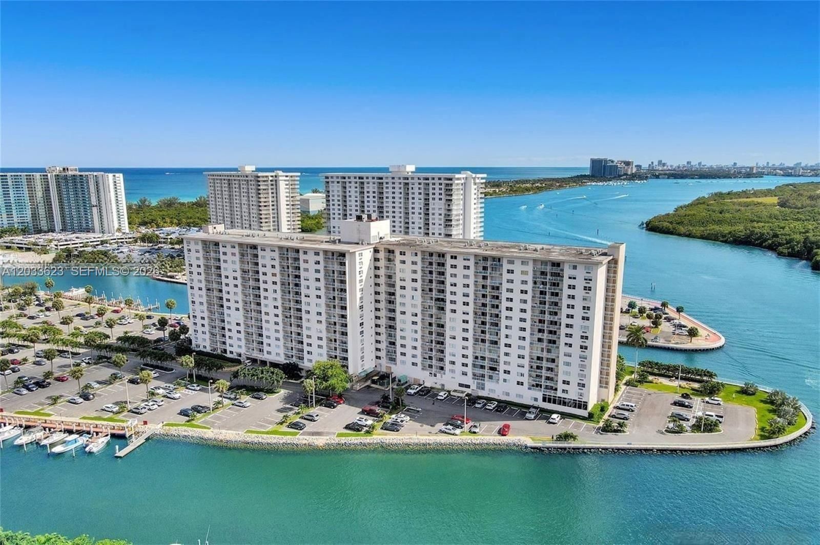 400 Kings Point Drive 928