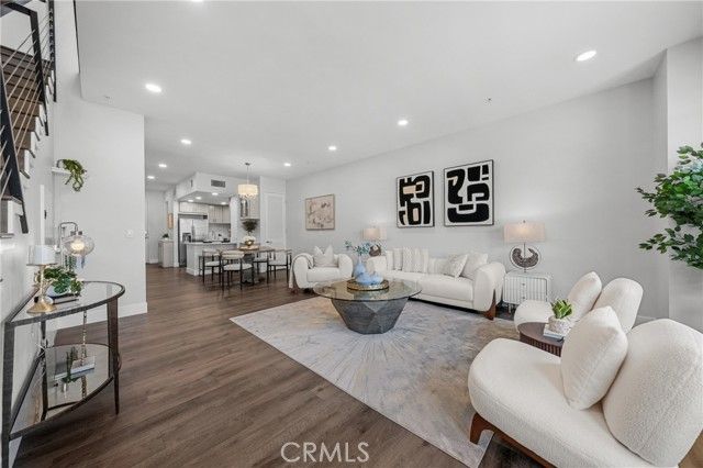 1401 Mission Street 208