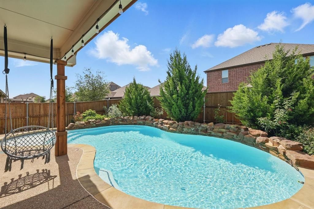 1837 Sebright Trail