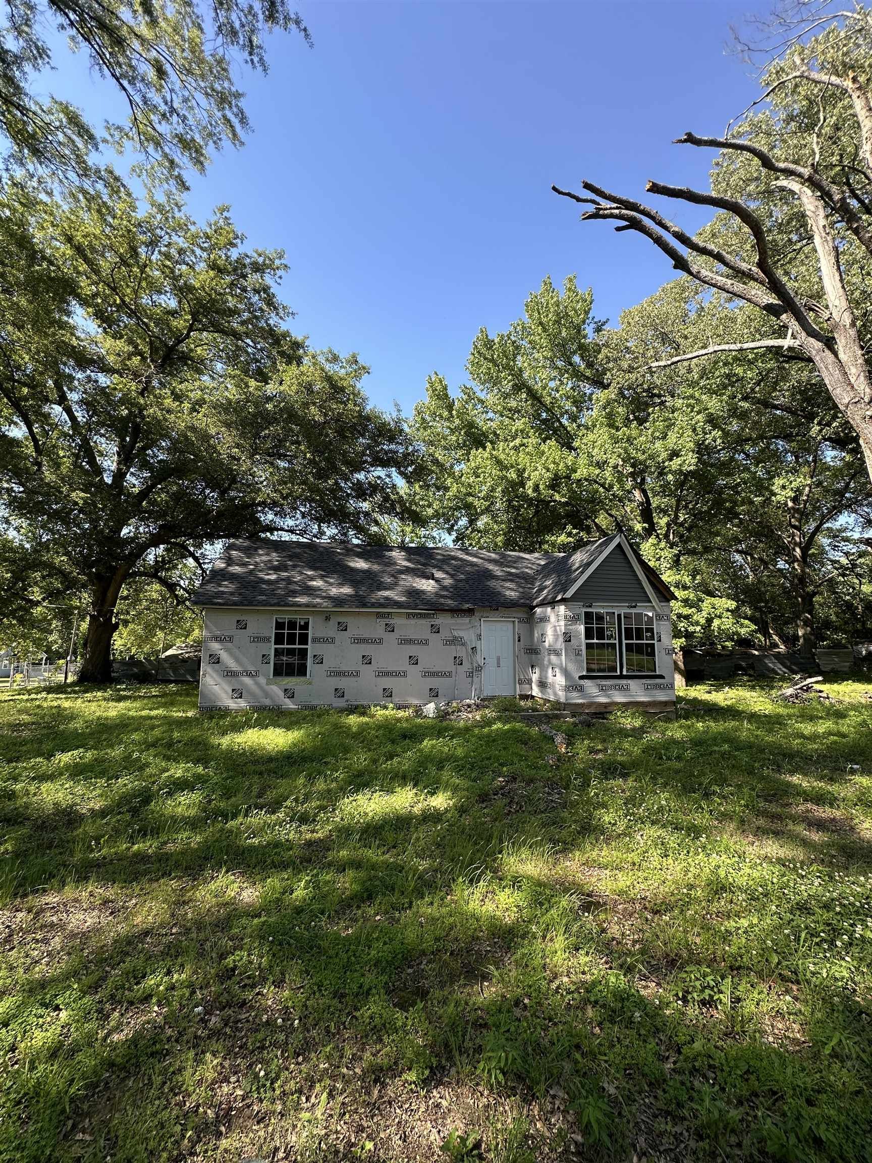 3064 Meadowbrook Dr