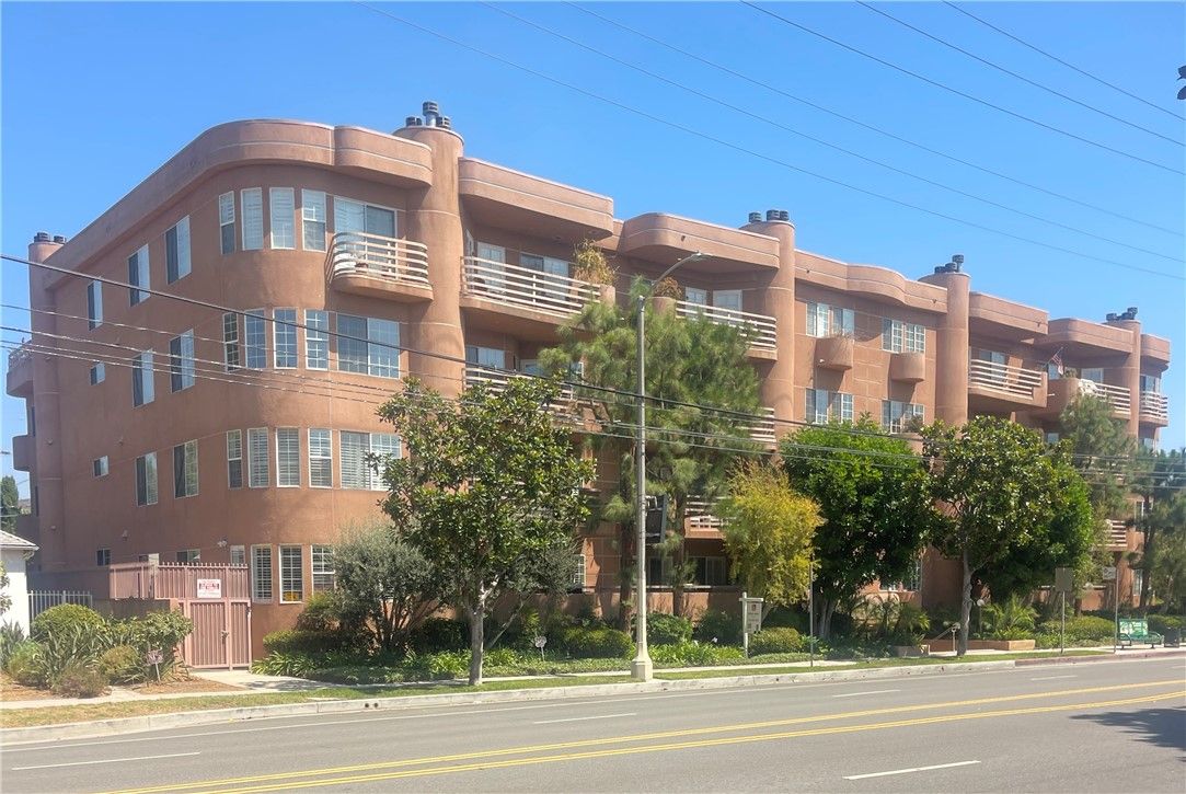 4310 Cahuenga Boulevard 103