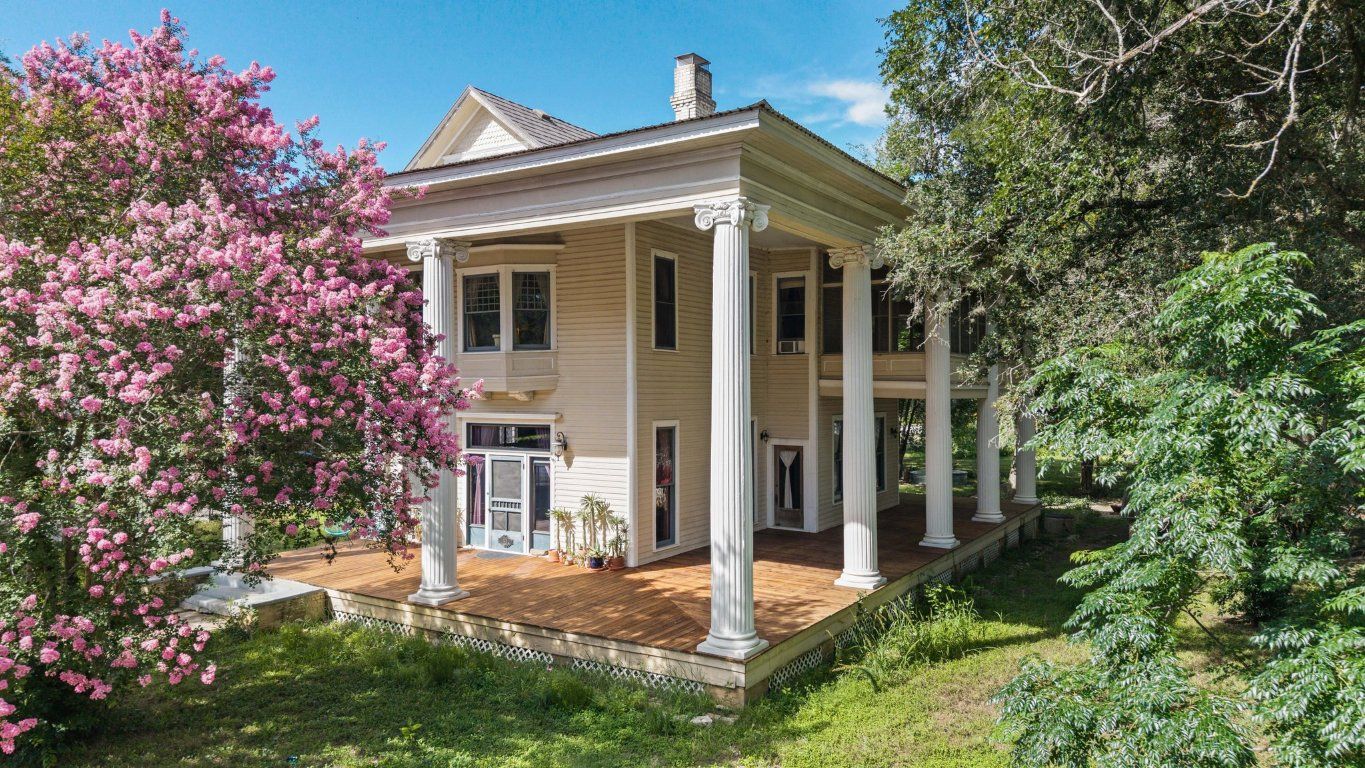 124 N Hamilton Street