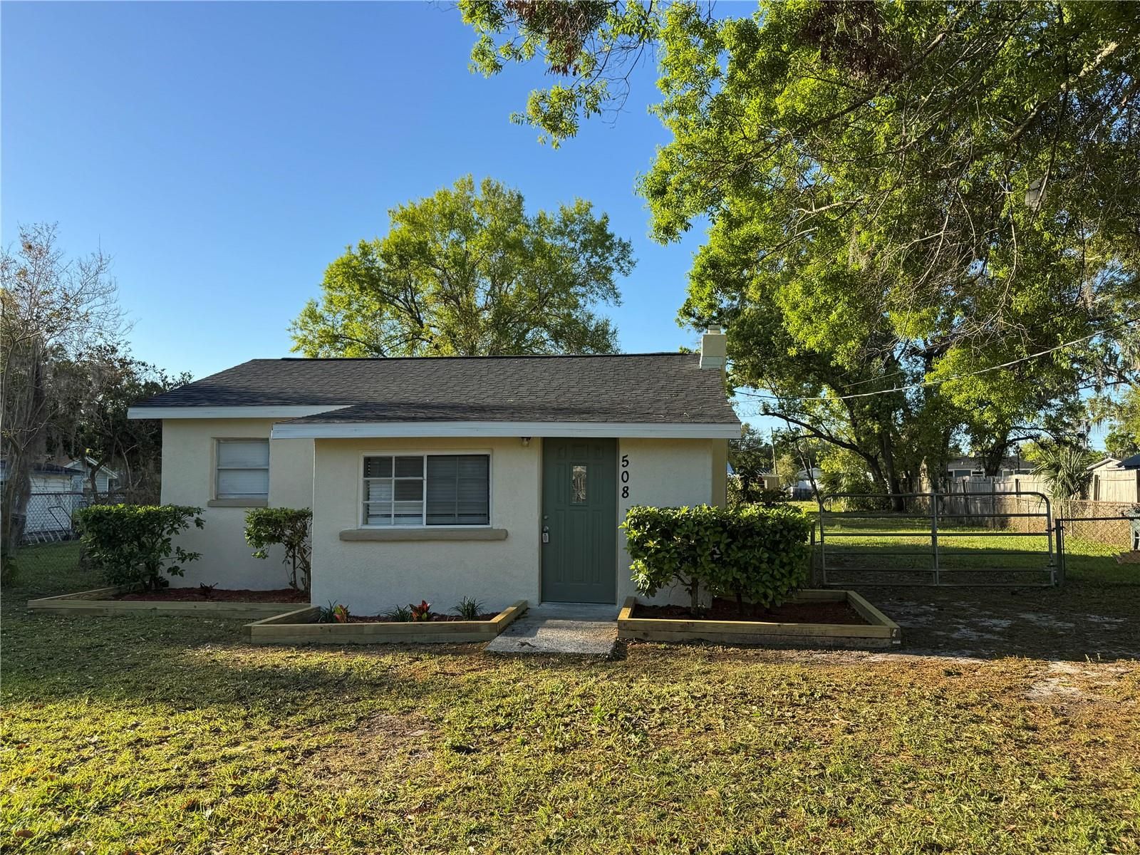 508 W Crescent Drive