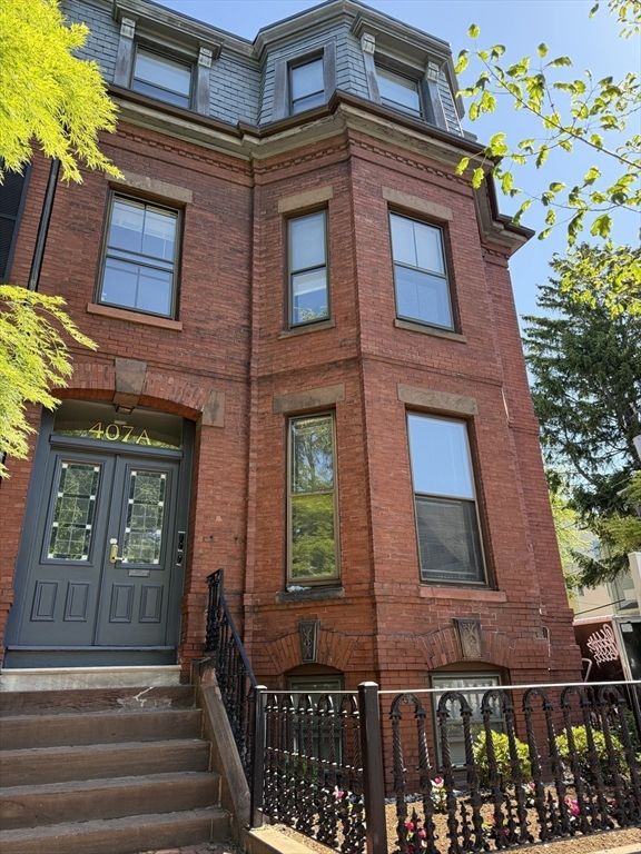 407a Broadway