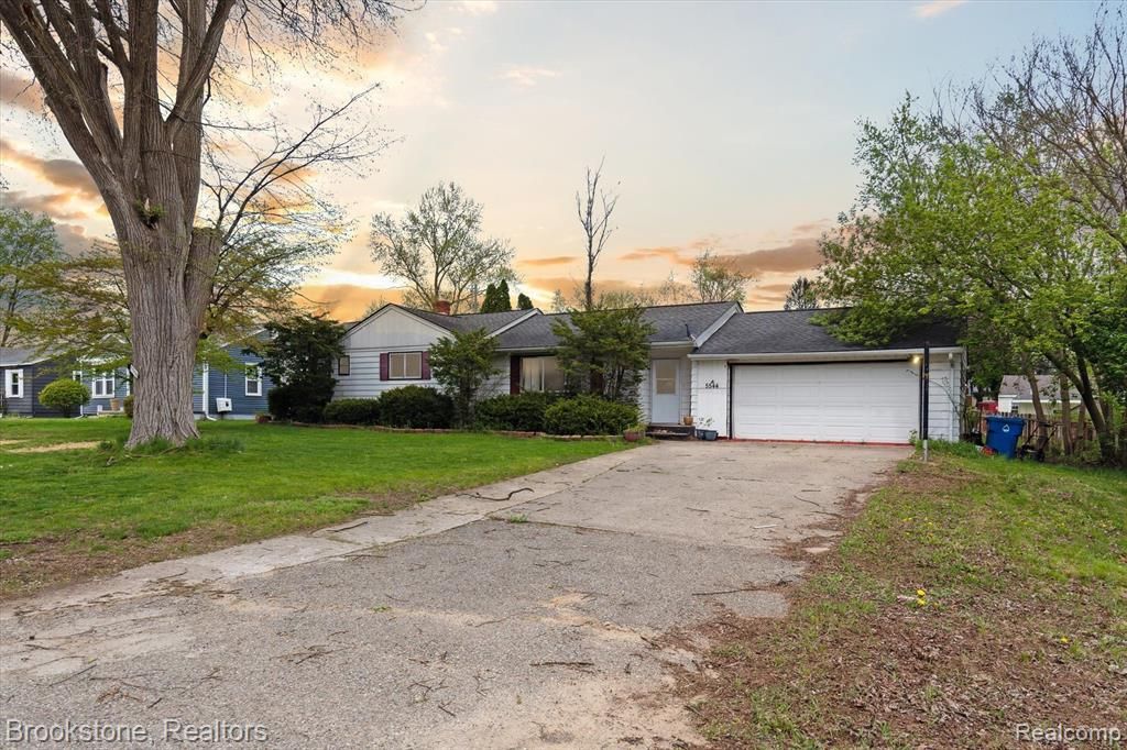 5544 Aylesbury Drive