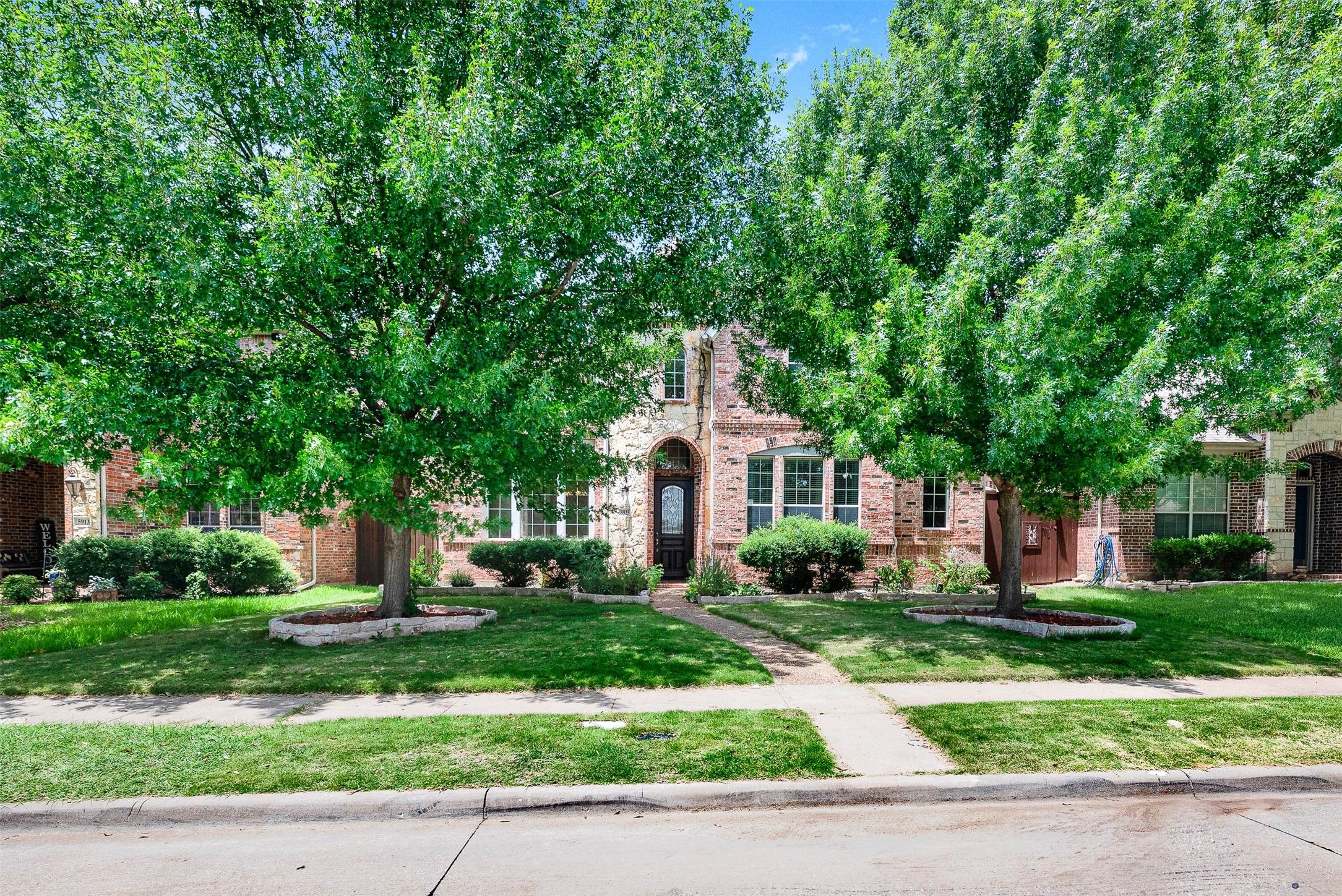 5925 Country View Lane