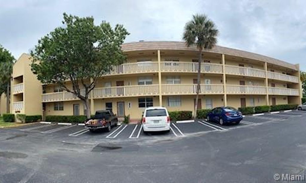 Bermuda Club Condominiums