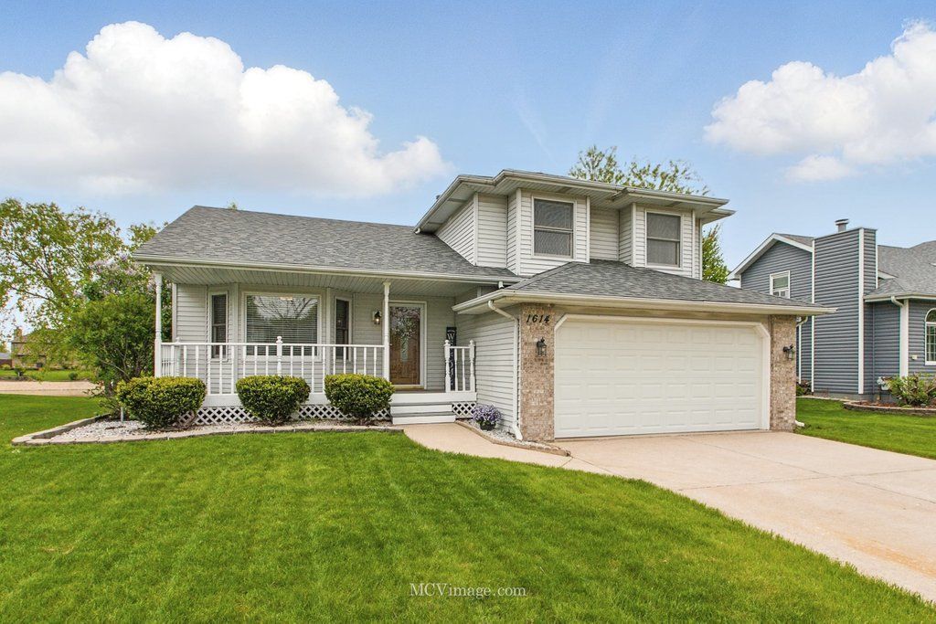 1614 N Autumn Drive