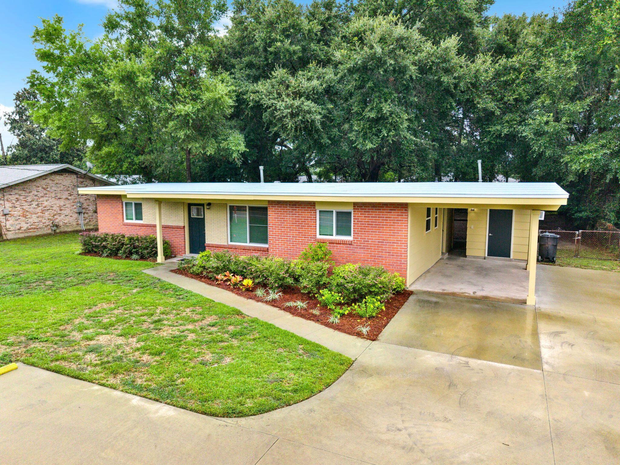 3645 Creighton Road