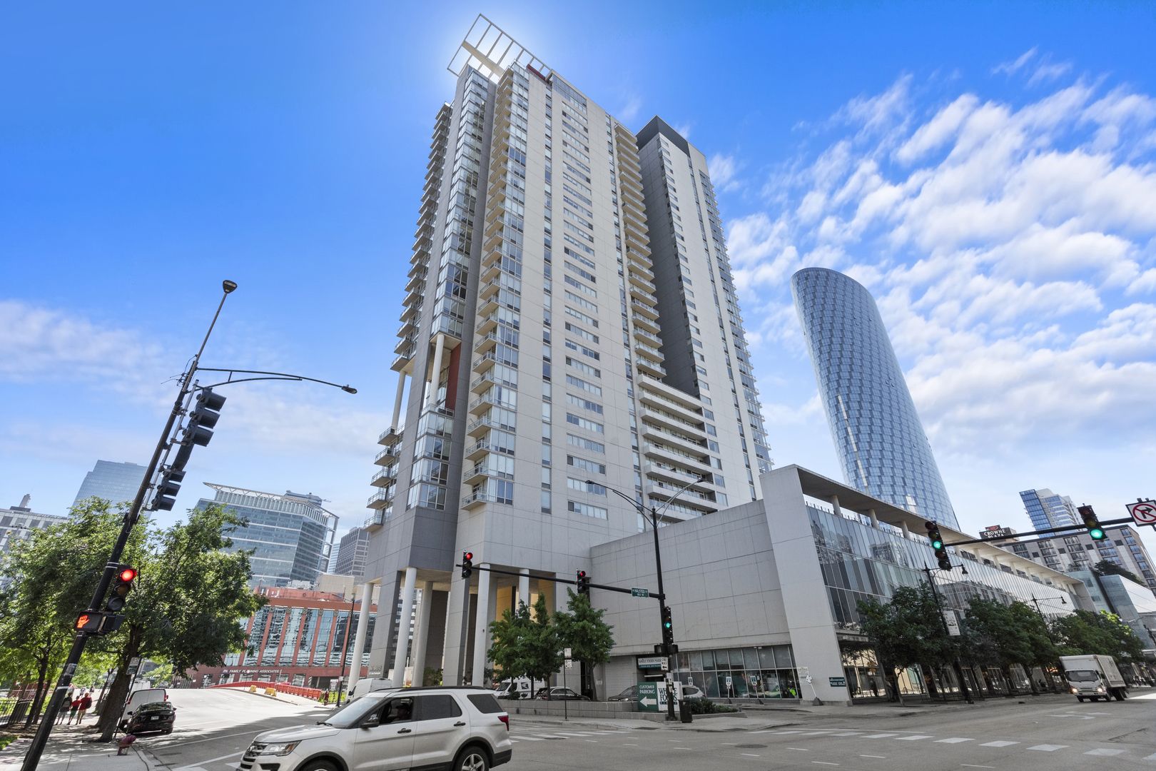 737 W Washington Boulevard 3406