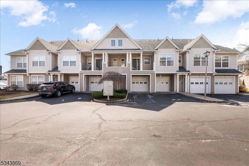 47 Collura Ln
