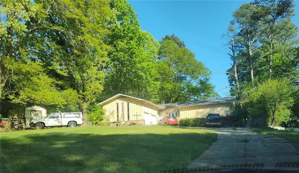 2579 Country Club Drive